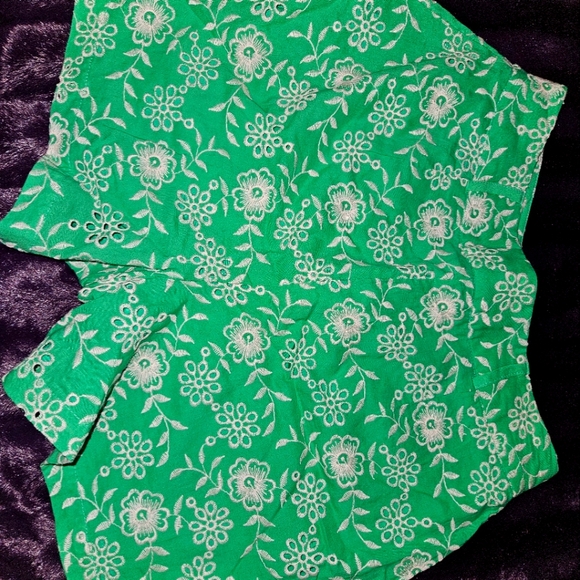 STUDIO F CROP TOP AND SHORT EMBROIDERED FABRIC - Picture 3 of 7